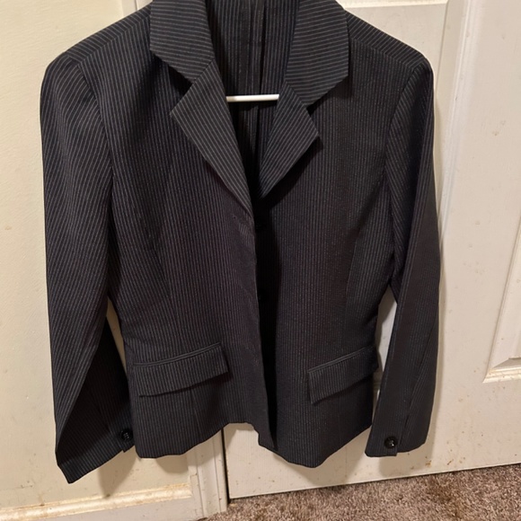 Jackets - Picture 3 of 12